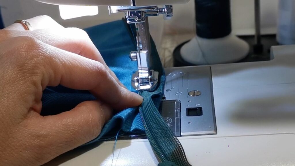 Cucire una zip invisibile
