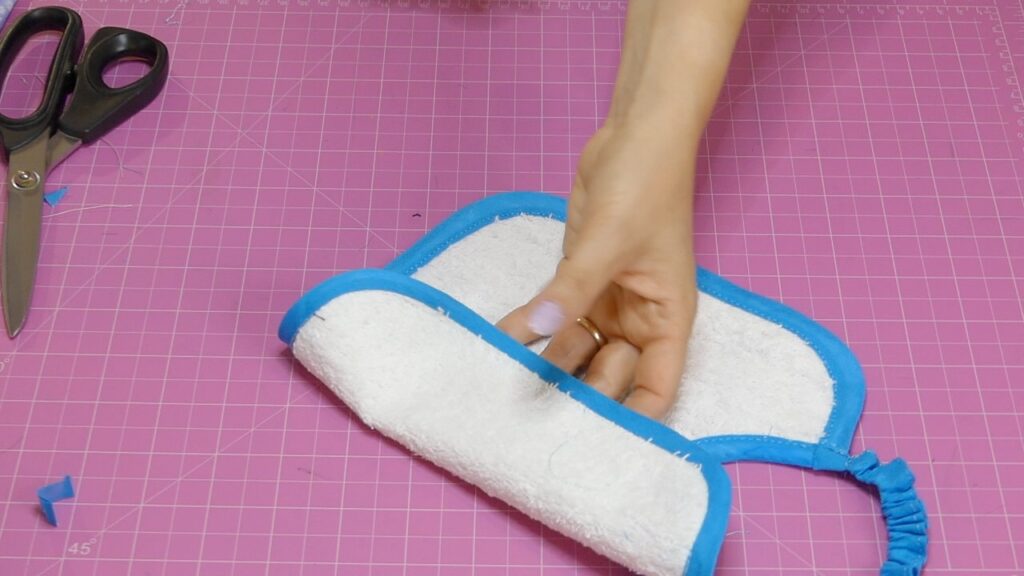 Tutorial bavaglino con elastico